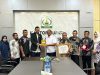 Penghargaan Keterbukaan Informasi Publik 2025 Aceh Tamiang Terima Penghargaan
