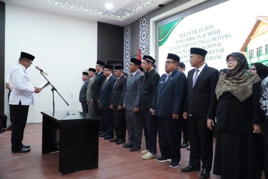 Hari ini,13 Pejabat Pimpinan Tinggi Pratama dan 17 Pejabat Fungsional Pemerintah Kabupaten Aceh Tamiang Di Lantik Bupati.