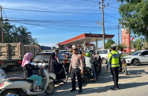 Wujud kan Rasa Aman Pada Masyarakat Personel Polres Aceh Tamiang Lakukan Pengamanan Di Sejumlah SPBU