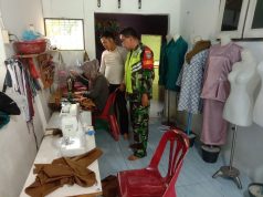 Jalin Silaturahmi, Babinsa Koramil 08/Rantau Sambangi Tukang Jahit Di Desa Binaanya