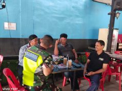 Babinsa Koramil 01/Kuala Simpang Kopka Sa’id Laksanakan Komsos Dengan Tokoh Pemuda Di Wilayah Binaannya.