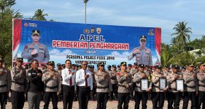 Tiga Bhayangkara Berprestasi Di Pidie Jaya Dapat Penghargaan .